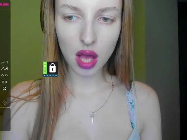 Live sex webcam photo for MissFentasy1 #275521237