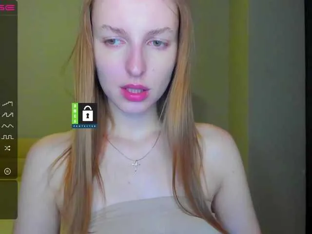 Live sex webcam photo for MissFentasy1 #275548873