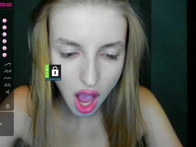 Live sex webcam photo for MissFentasy1 #275898166