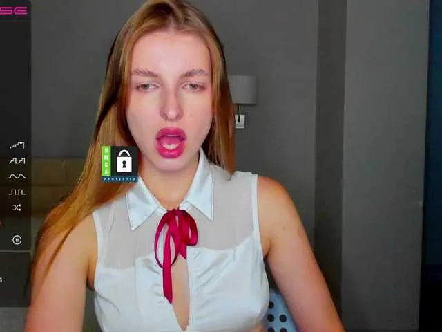 Live sex webcam photo for MissFentasy1 #275985603
