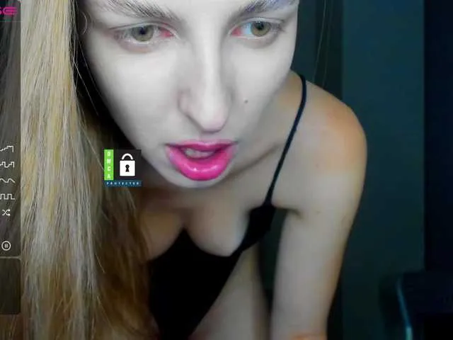 Live sex webcam photo for MissFentasy1 #276007063