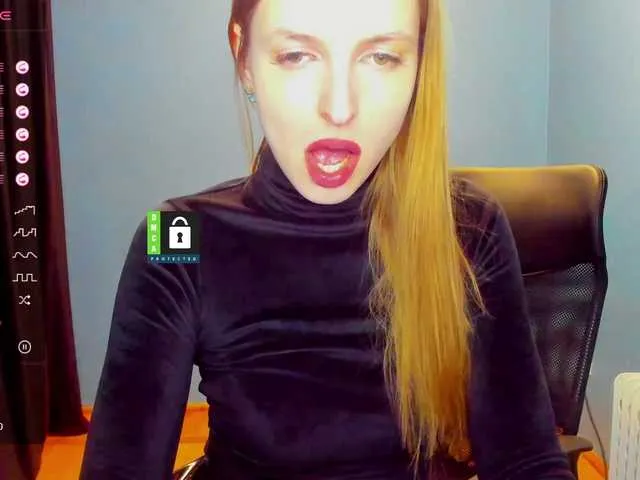 Live sex webcam photo for MissFentasy1 #276456402
