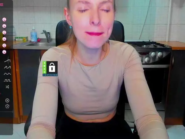 Live sex webcam photo for MissFentasy1 #276536392