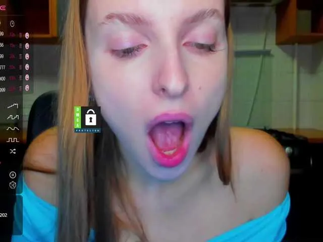 Live sex webcam photo for MissFentasy1 #276541812