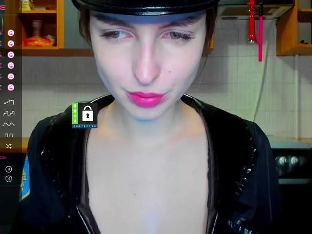 Live sex webcam photo for MissFentasy1 #276930988
