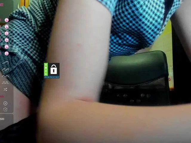 Live sex webcam photo for MissFentasy1 #277137780