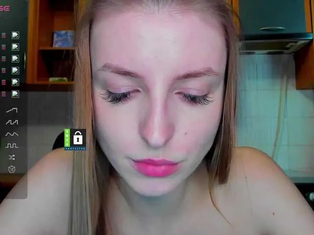Live sex webcam photo for MissFentasy1 #277494596