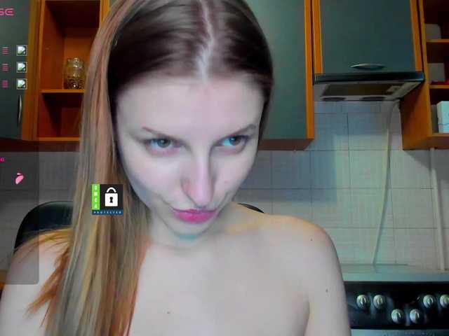 Live sex webcam photo for MissFentasy1 #277656918
