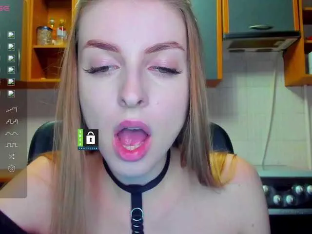 Live sex webcam photo for MissFentasy1 #278022373