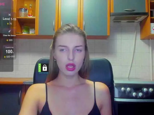 Live sex webcam photo for MissFentasy1 #289356568