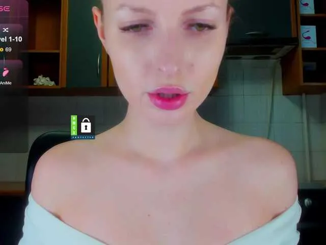 Live sex webcam photo for MissFentasy1 #290791437
