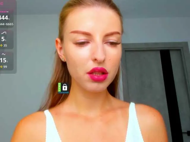 Live sex webcam photo for MissFentasy1 #291807344