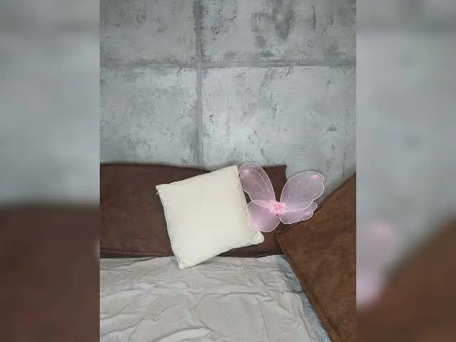 Live sex webcam photo for MissIzi #274001790