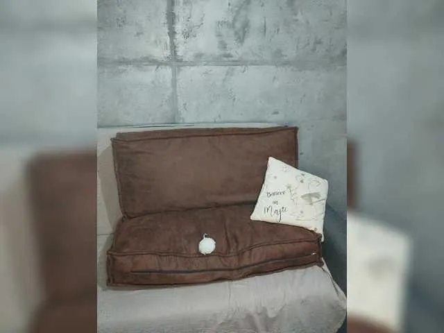 Live sex webcam photo for MissIzi #274045291