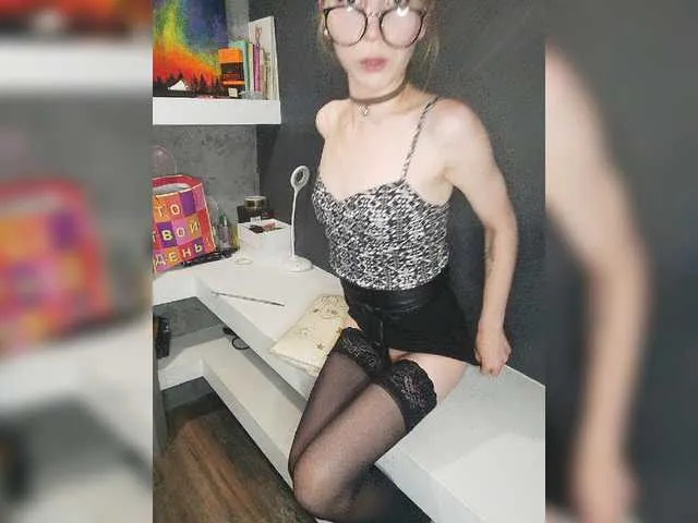 Live sex webcam photo for MissIzi #274149607