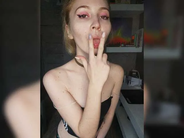 Live sex webcam photo for MissIzi #274636678