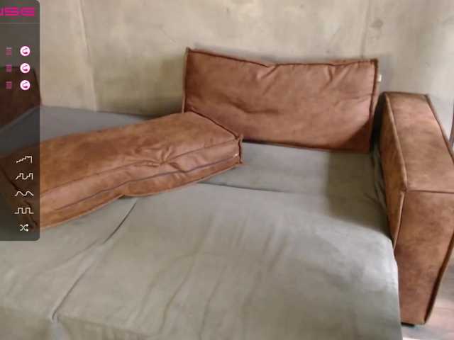 Live sex webcam photo for MissIzi #274665489