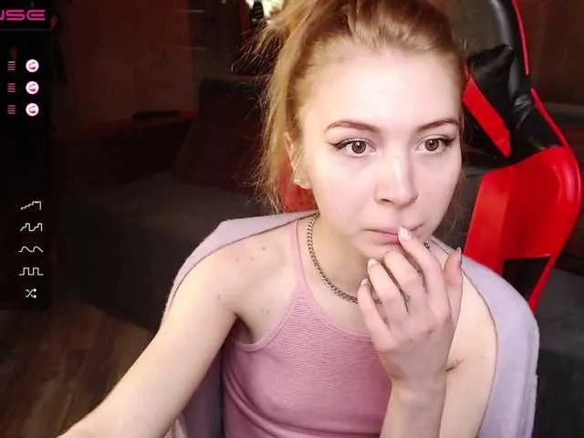 Live sex webcam photo for MissIzi #274895080