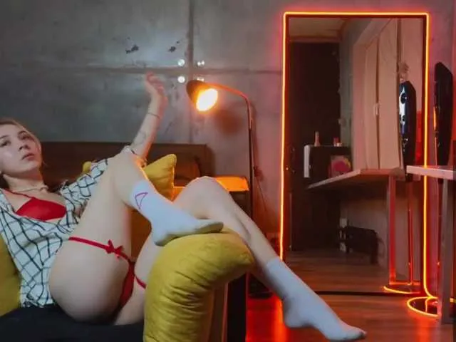 Live sex webcam photo for MissIzi #276249946