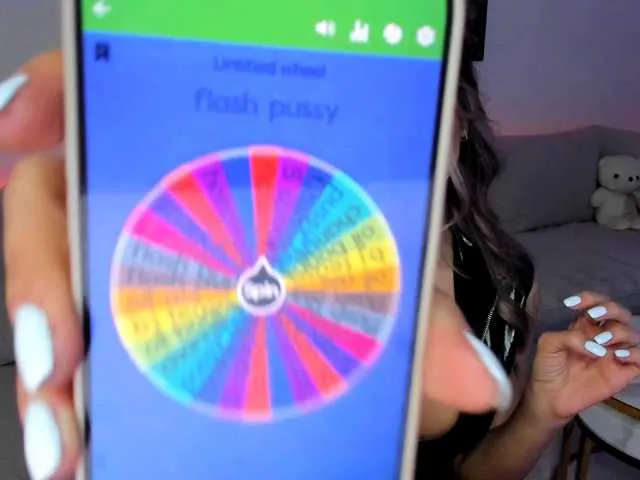 Live sex webcam photo for MissKiss08 #277975533