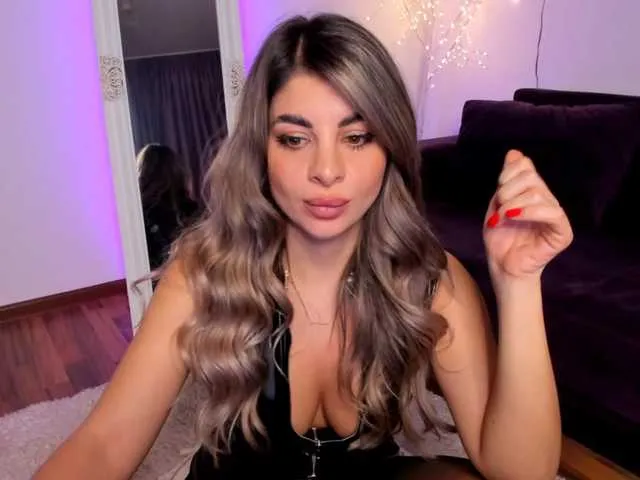 Live sex webcam photo for MissKiss08 #293136730