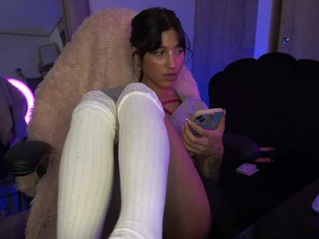 Live sex webcam photo for MissKorrah #291953312