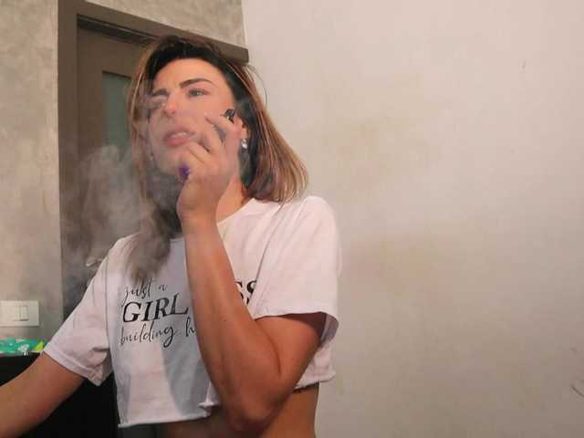 Live sex webcam photo for MissLullu #275606061