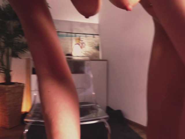 Live sex webcam photo for MissLullu #291253638