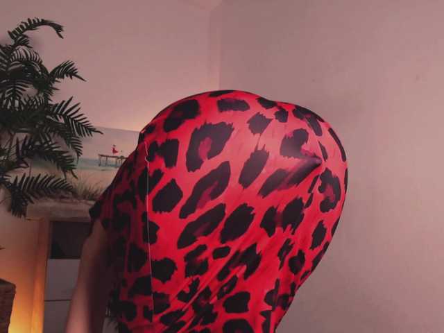 Live sex webcam photo for MissLullu #291259352