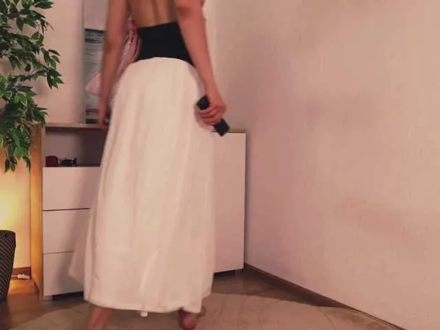 Live sex webcam photo for MissLullu #291912787