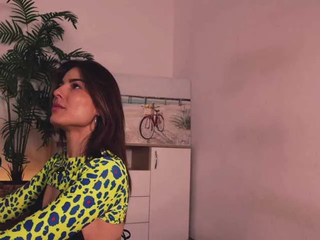 Live sex webcam photo for MissLullu #292243696