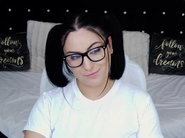 Live sex webcam photo for MissMaze #273156293