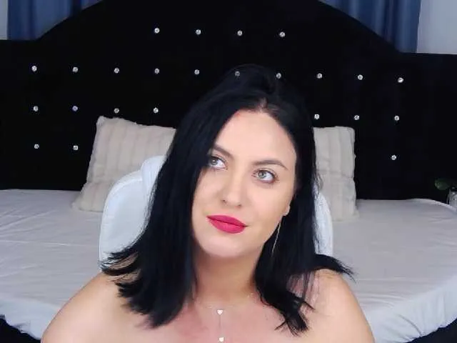 Live sex webcam photo for MissMaze #273973675