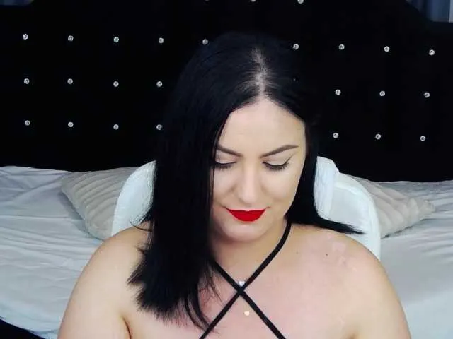 Live sex webcam photo for MissMaze #274161422