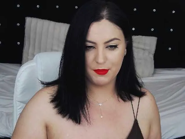 Live sex webcam photo for MissMaze #274570063