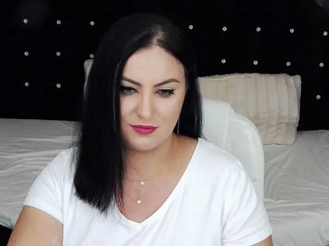 Live sex webcam photo for MissMaze #274631266