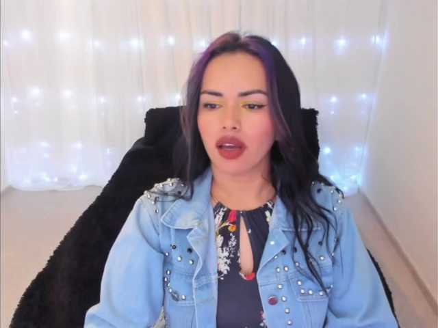Live sex webcam photo for MissMorgana #273670672