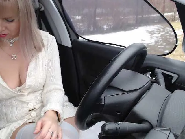 Live sex webcam photo for MissOfKiss #290607465