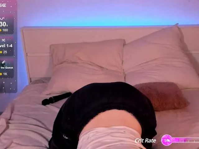 Live sex webcam photo for MissRedFox #290457617
