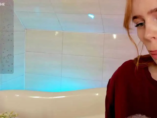 Live sex webcam photo for MissRedFox #291190636