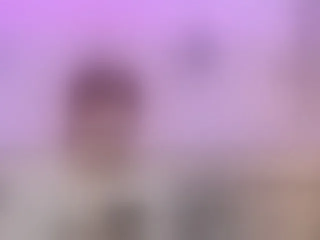 Live sex webcam photo for MissRedFox #292575248