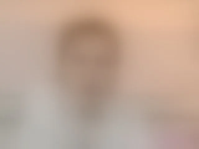 Live sex webcam photo for MissRedFox #293051411