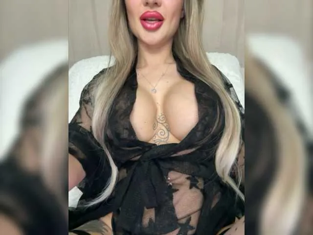 Live sex webcam photo for MissSandraa #276500825