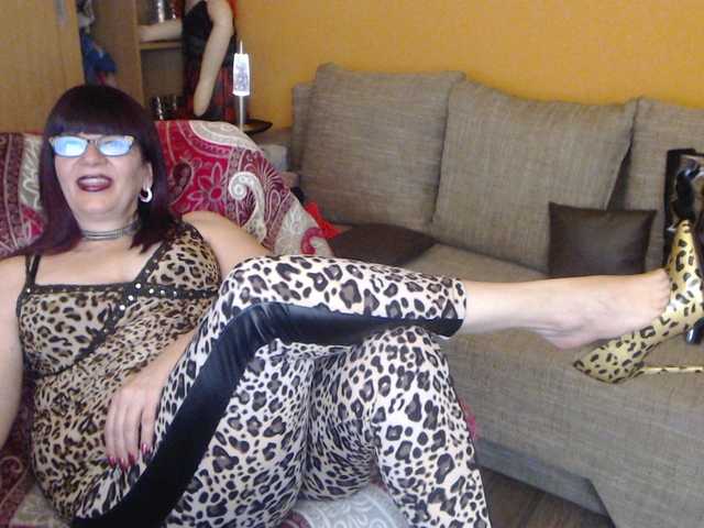 Live sex webcam photo for MissScarllet #272582719