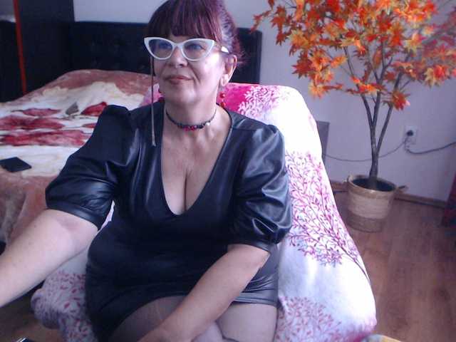 Live sex webcam photo for MissScarllet #275514304