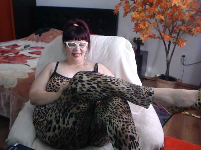 Live sex webcam photo for MissScarllet #276158903