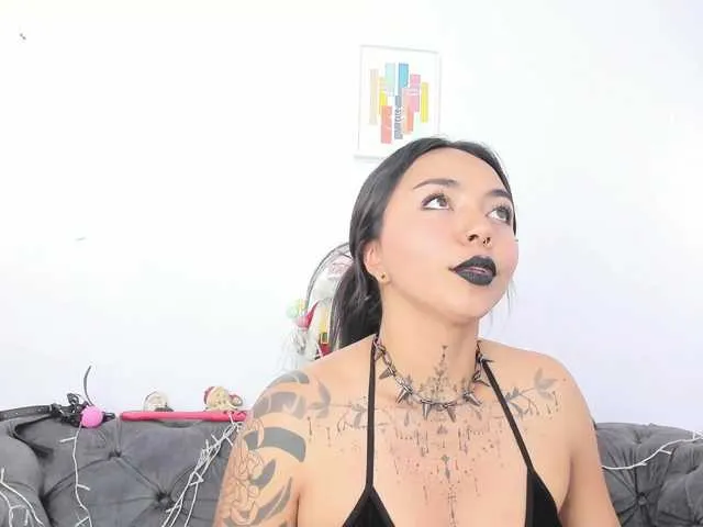 Live sex webcam photo for MissSoffiMorel #292577038