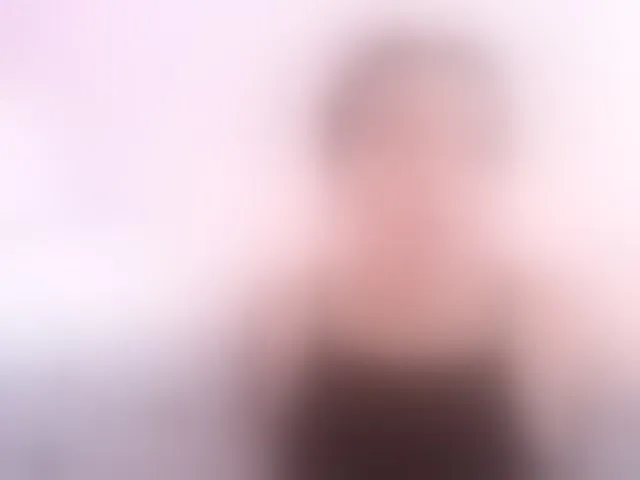 Live sex webcam photo for MissSoffiMorel #293847186