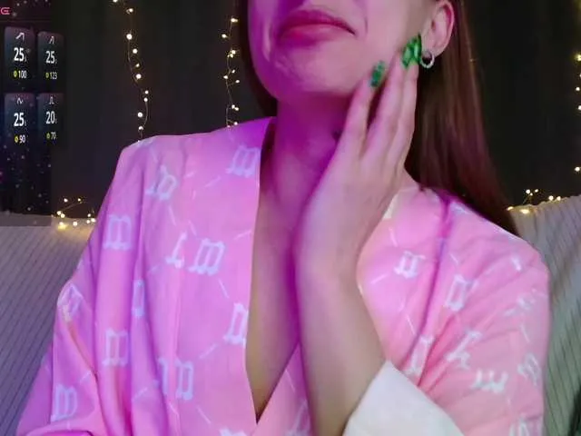 Live sex webcam photo for MissSofiyka #290479117