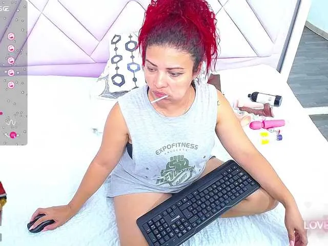 Live sex webcam photo for MissStephania #277227489